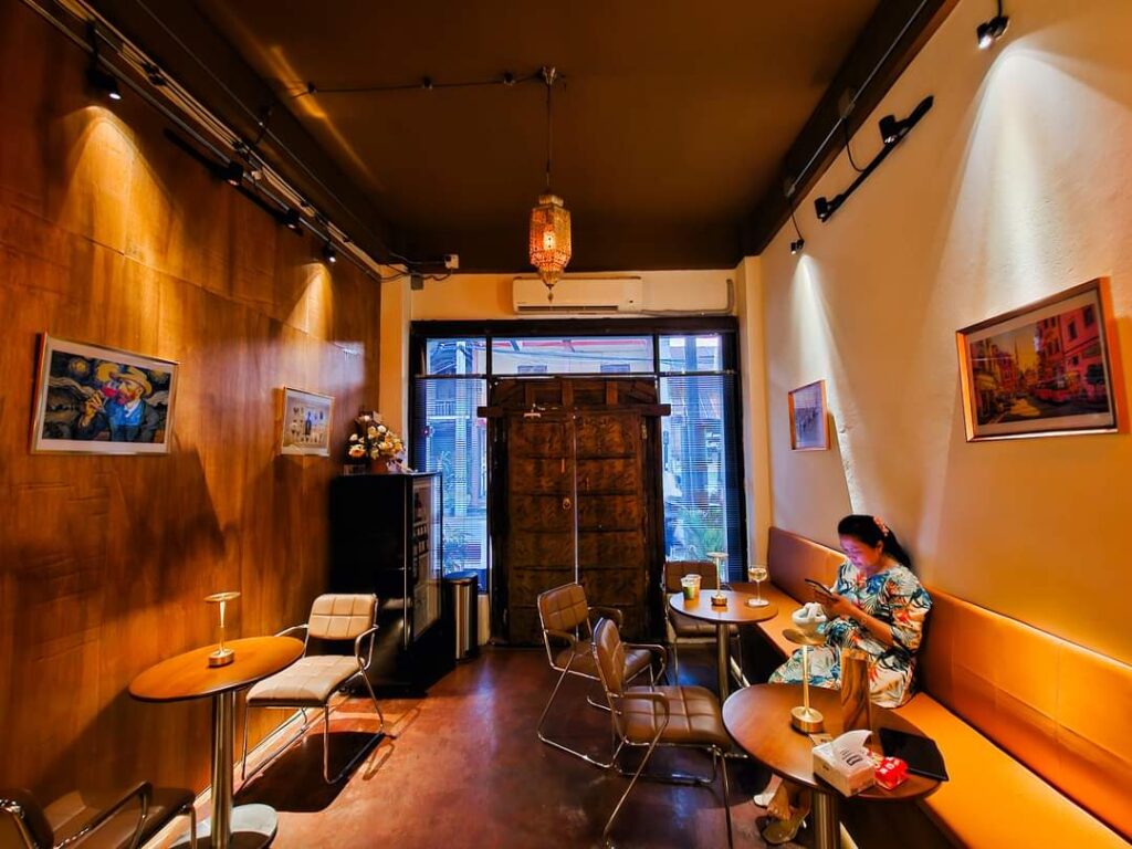 คาเฟ่อุบล